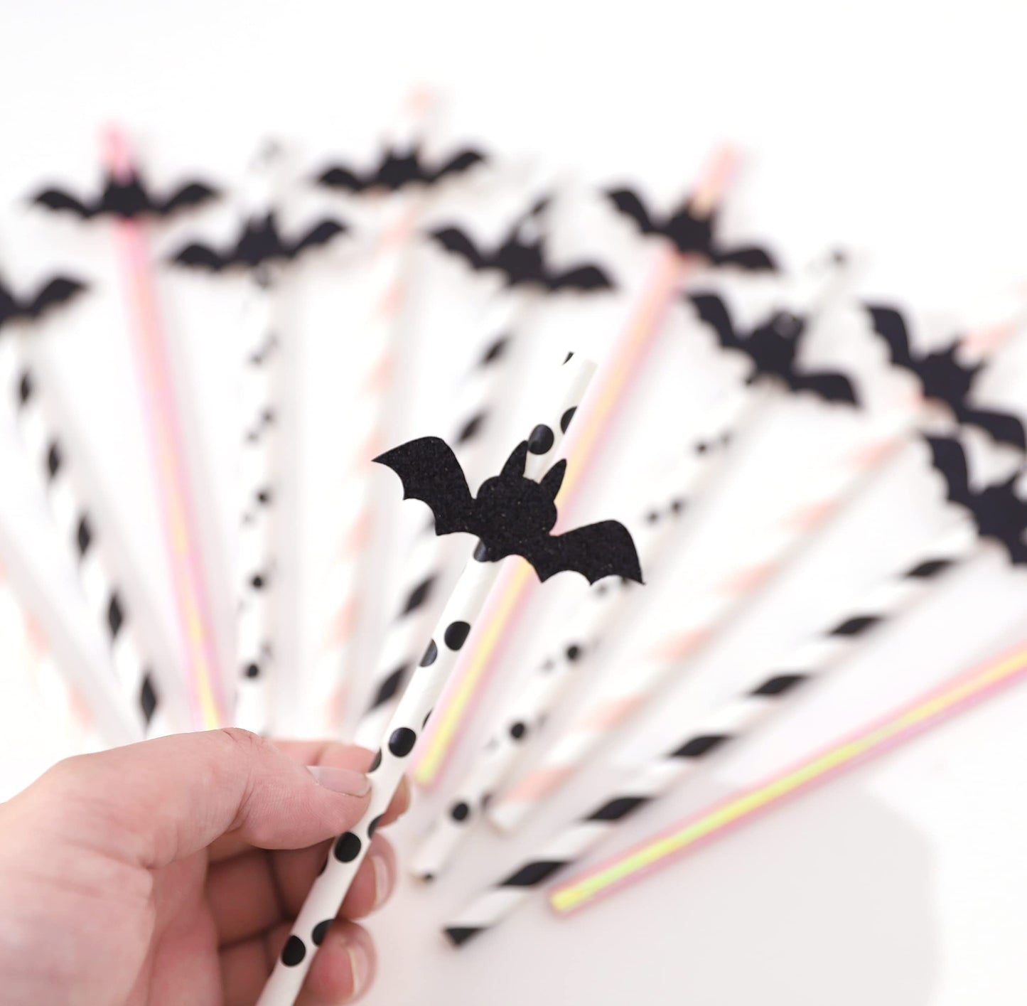 VAVAYAO Halloween Decorative Straws - Halloween Paper Straws,Pink Halloween Ornaments, Halloween Bat Ornaments. Bat Party Straws. Black Glitter Bat Decorative Paper Straws, Glitter Straws, 12 pcs.